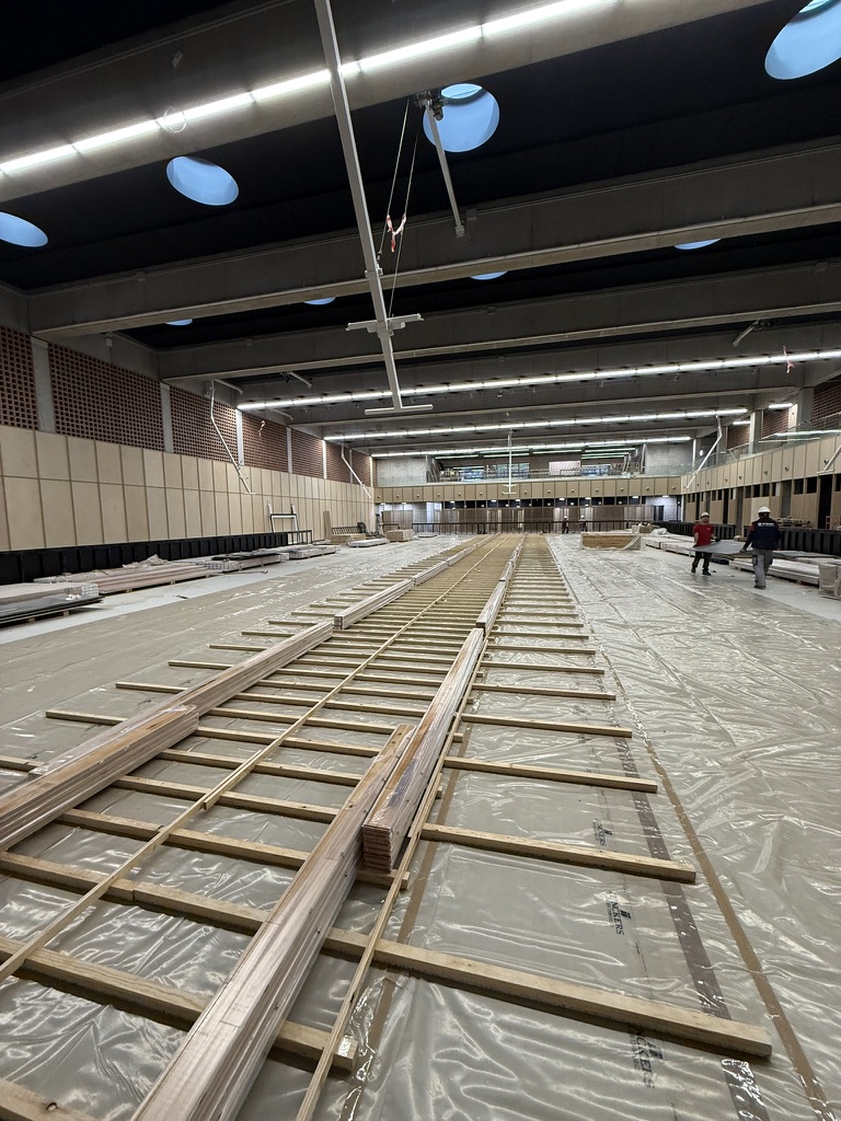 Pista de baloncesto recién instalada